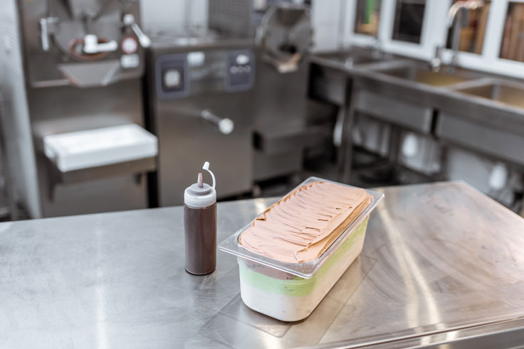 ice-cream-in-the-kitchen-of-the-manufacturing-2025-03-14-10-33-56-utc
